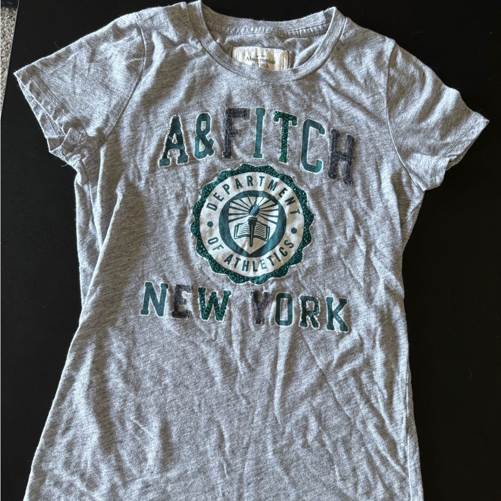 A&F Gray Graphic T-Shirt